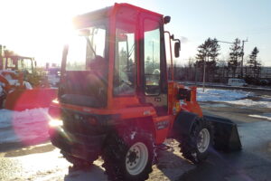 サムネイル: 平成25年式　クボタ　ホイールローダー　R430Z　★0.4立米★バケット幅158㎝★使用時間約960HR★