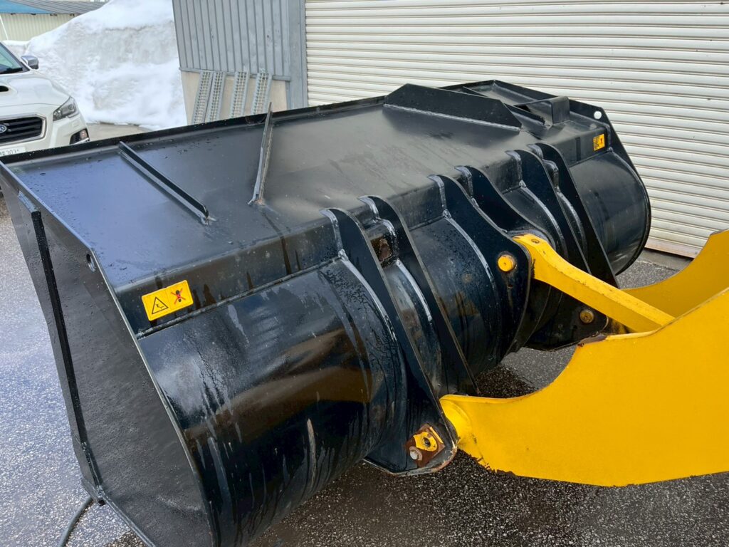 【★北見店★】令和２年式　日立　ホイールローダ　ZW80-5B　◆札幌・江別・旭川・北見・釧路どこでも全国対応可能です！◆