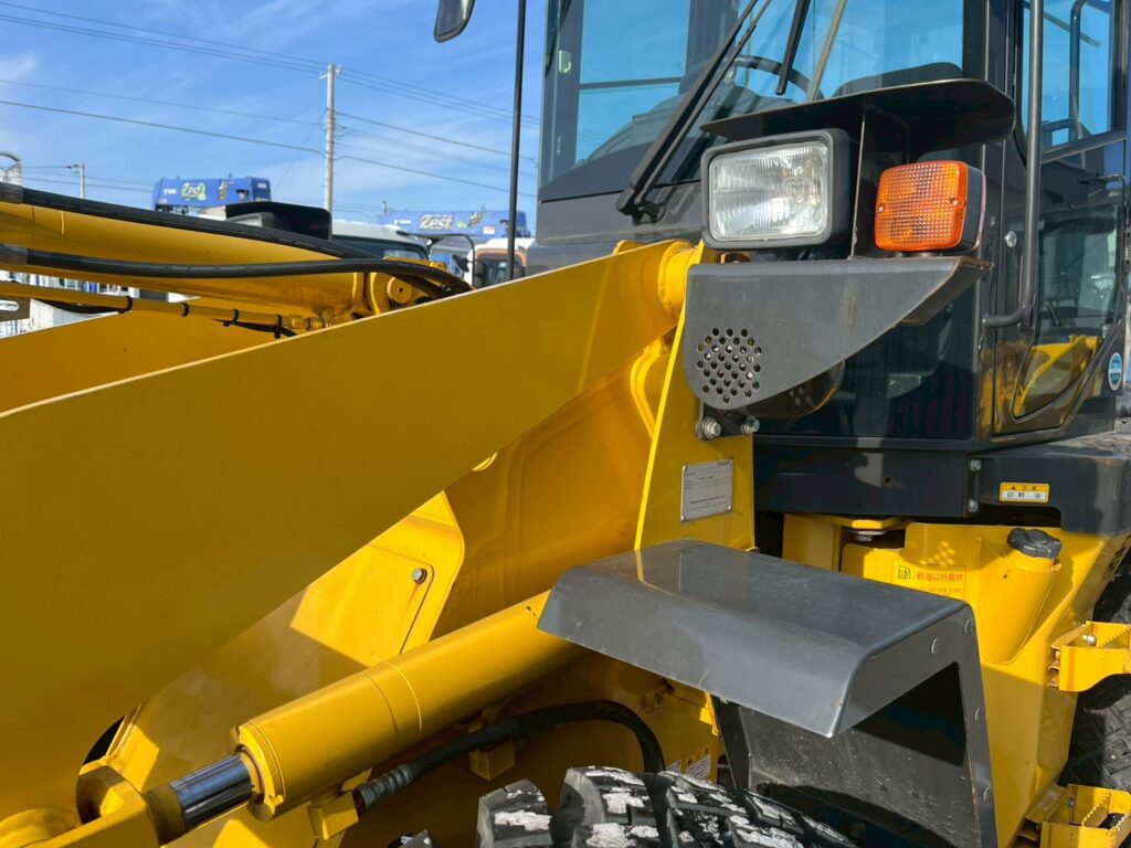 令和２年式日立ホイールローダZW80-5B