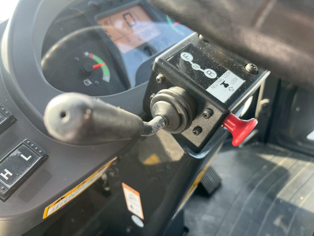 令和２年式日立ホイールローダZW80-5B