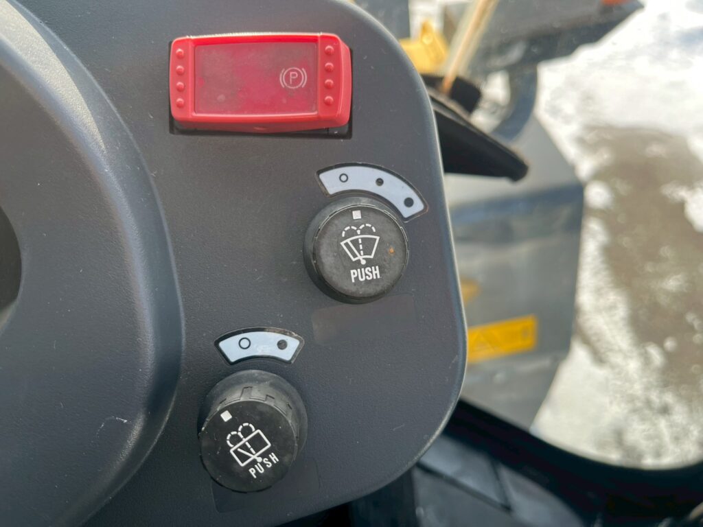 令和２年式日立ホイールローダZW80-5B