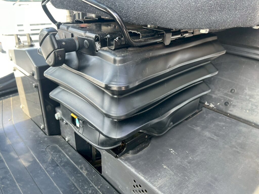 令和２年式日立ホイールローダZW80-5B