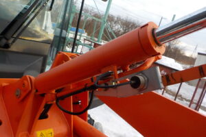 サムネイル: 平成28年　日立　ホイールローダー　ZW30-5B　★0.4立米★バケット幅157㎝★使用時間約750HR★