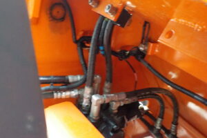 サムネイル: 平成28年　日立　ホイールローダー　ZW30-5B　★0.4立米★バケット幅157㎝★使用時間約750HR★