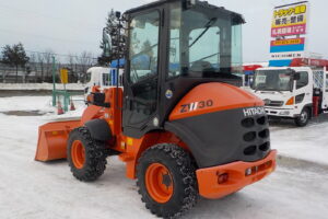 サムネイル: 平成28年　日立　ホイールローダー　ZW30-5B　★0.4立米★バケット幅157㎝★使用時間約750HR★