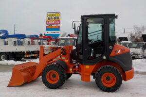 サムネイル: 平成28年　日立　ホイールローダー　ZW30-5B　★0.4立米★バケット幅157㎝★使用時間約750HR★