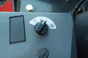 サムネイル: 平成28年　日立　ホイールローダー　ZW30-5B　★0.4立米★バケット幅157㎝★使用時間約750HR★