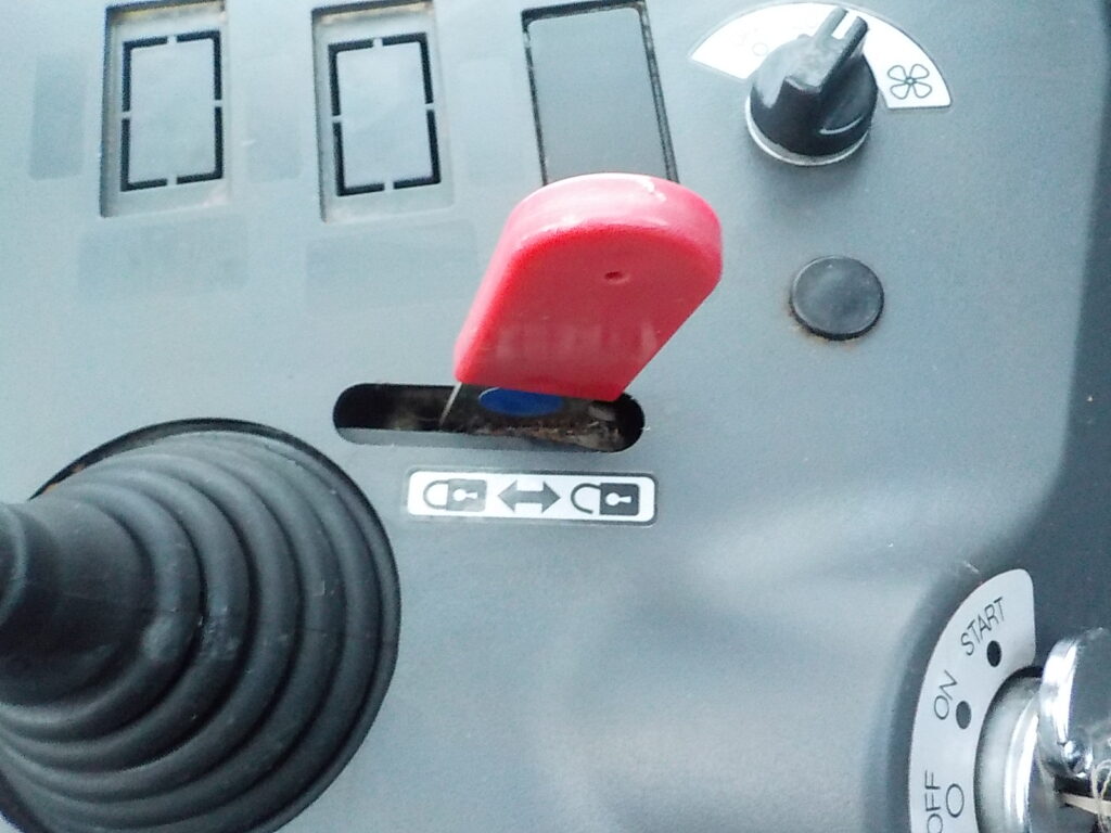 平成28年　日立　ホイールローダー　ZW30-5B　★0.4立米★バケット幅157㎝★使用時間約750HR★