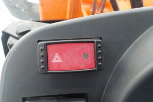 サムネイル: 平成28年　日立　ホイールローダー　ZW30-5B　★0.4立米★バケット幅157㎝★使用時間約750HR★