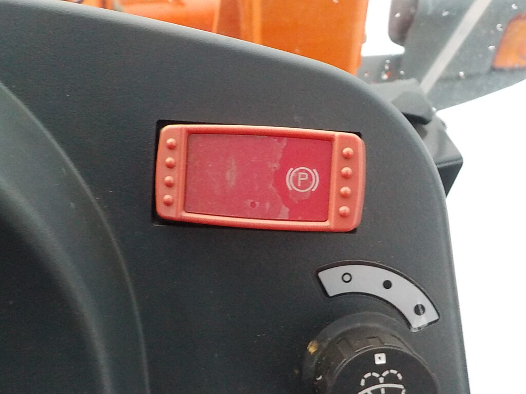 平成28年　日立　ホイールローダー　ZW30-5B　★0.4立米★バケット幅157㎝★使用時間約750HR★