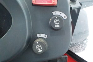 サムネイル: 平成28年　日立　ホイールローダー　ZW30-5B　★0.4立米★バケット幅157㎝★使用時間約750HR★