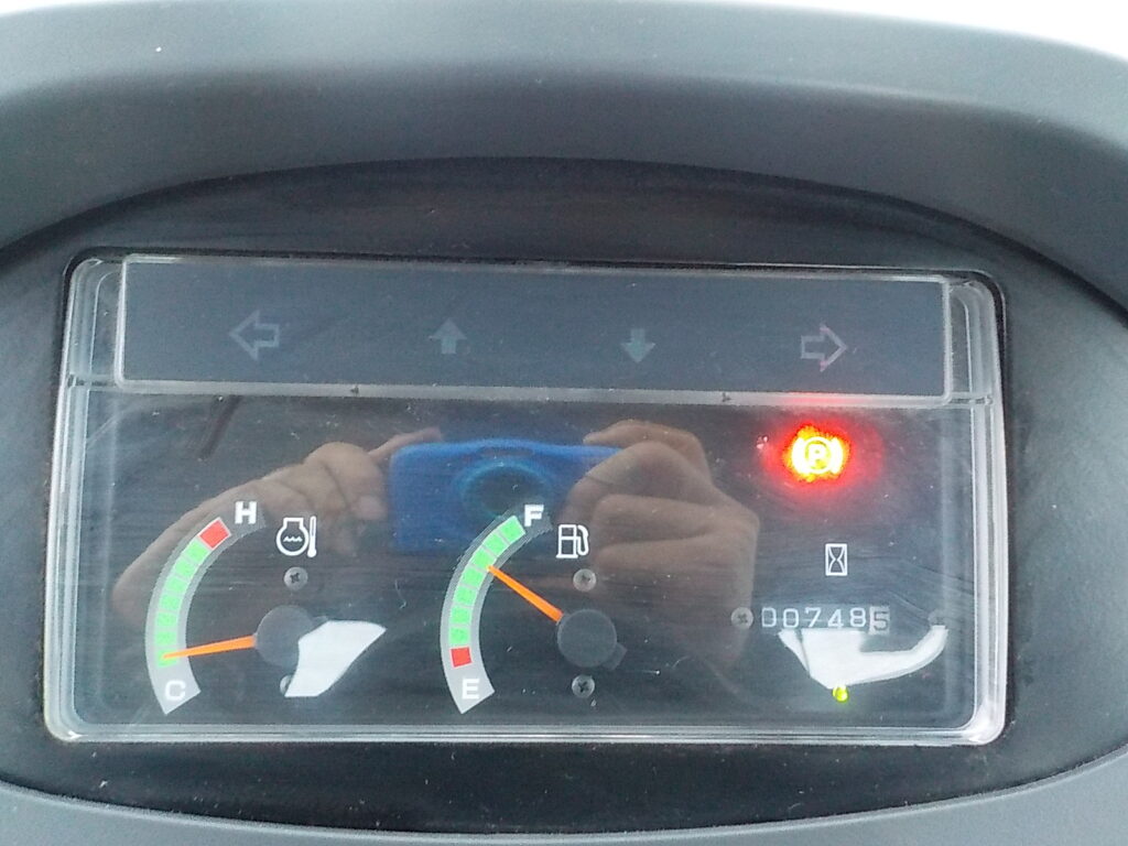 平成28年　日立　ホイールローダー　ZW30-5B　★0.4立米★バケット幅157㎝★使用時間約750HR★