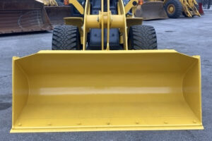 サムネイル: ＜近日入庫予定＞平成30年　コマツWA40-8　スノータイヤ