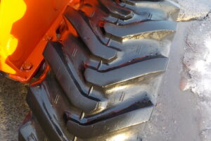 サムネイル: 平成25年　クボタ　ホイールローダー　R430Z　★0.4立米★バケット幅158㎝★使用時間約1100HR★