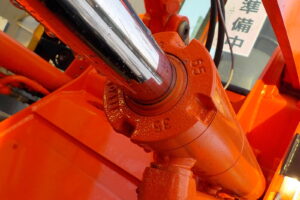 サムネイル: 平成25年　クボタ　ホイールローダー　R430Z　★0.4立米★バケット幅158㎝★使用時間約1100HR★