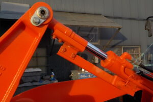 サムネイル: 平成25年　クボタ　ホイールローダー　R430Z　★0.4立米★バケット幅158㎝★使用時間約1100HR★