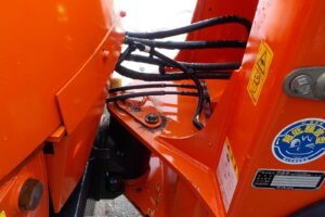 サムネイル: 平成25年　クボタ　ホイールローダー　R430Z　★0.4立米★バケット幅158㎝★使用時間約1100HR★