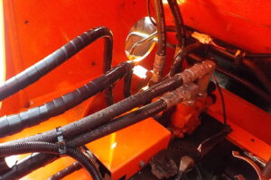 サムネイル: 平成25年　クボタ　ホイールローダー　R430Z　★0.4立米★バケット幅158㎝★使用時間約1100HR★