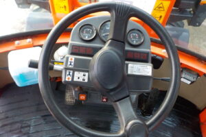 サムネイル: 平成25年　クボタ　ホイールローダー　R430Z　★0.4立米★バケット幅158㎝★使用時間約1100HR★