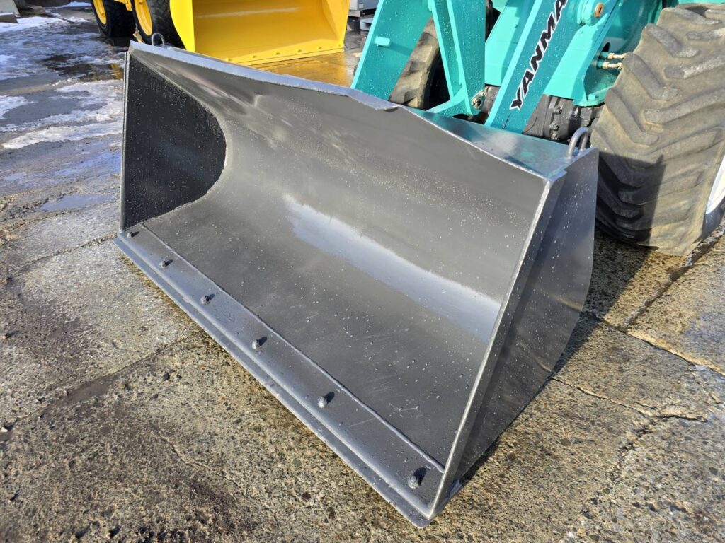 平成23年　ヤンマー　Ｖ４－６　0.5立米　★使用時間1340時間・全塗装済！★