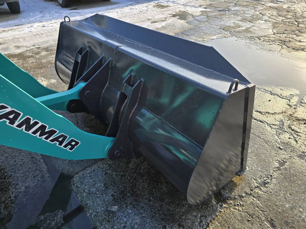 平成23年　ヤンマー　Ｖ４－６　0.5立米　★使用時間1340時間・全塗装済！★