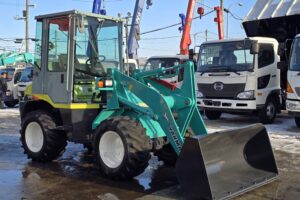 サムネイル: 平成23年　ヤンマー　Ｖ４－６　0.5立米　★使用時間1340時間・全塗装済！★