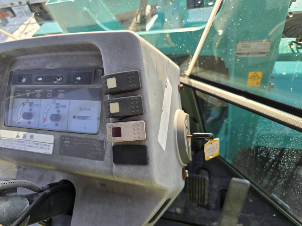 平成23年　ヤンマー　Ｖ４－６　0.5立米　★使用時間1340時間・全塗装済！★