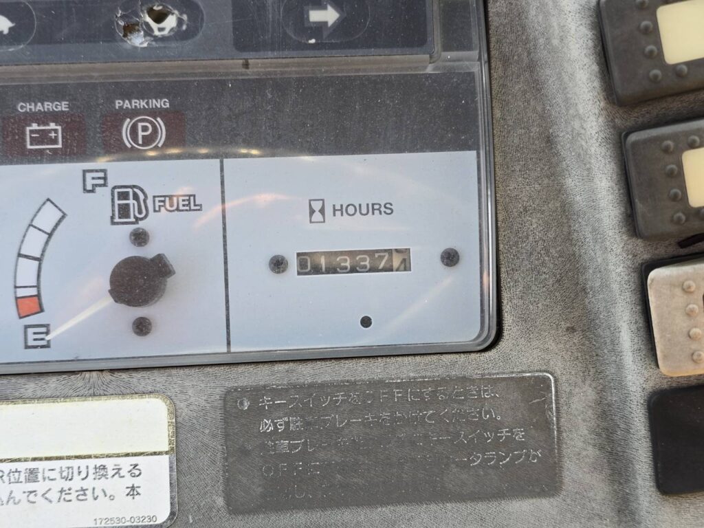 平成23年　ヤンマー　Ｖ４－６　0.5立米　★使用時間1340時間・全塗装済！★