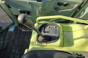 サムネイル: 平成23年　ヤンマー　Ｖ４－６　0.5立米　★使用時間1340時間・全塗装済！★