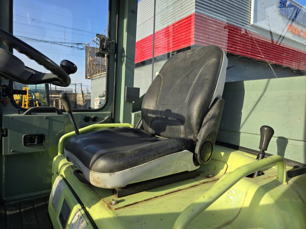 平成23年　ヤンマー　Ｖ４－６　0.5立米　★使用時間1340時間・全塗装済！★