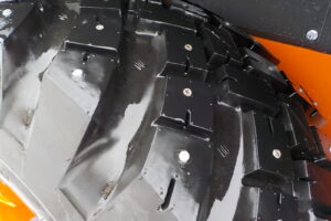 サムネイル: 令和7年　日立　ホイールローダー　ZW80S-5B　★0.9立米★スノースパイク★車検令和9年11月