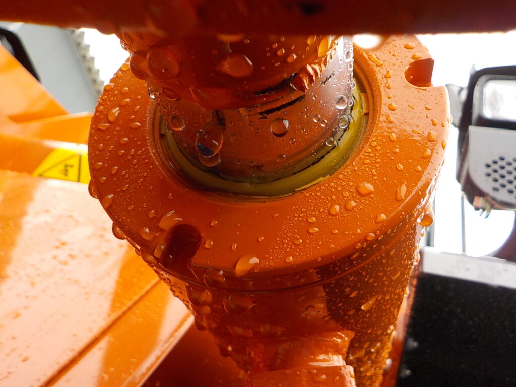 令和7年　日立　ホイールローダー　ZW80S-5B　★0.9立米★スノースパイク★車検令和9年11月