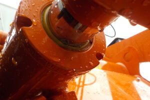 サムネイル: 令和7年　日立　ホイールローダー　ZW80S-5B　★0.9立米★スノースパイク★車検令和9年11月