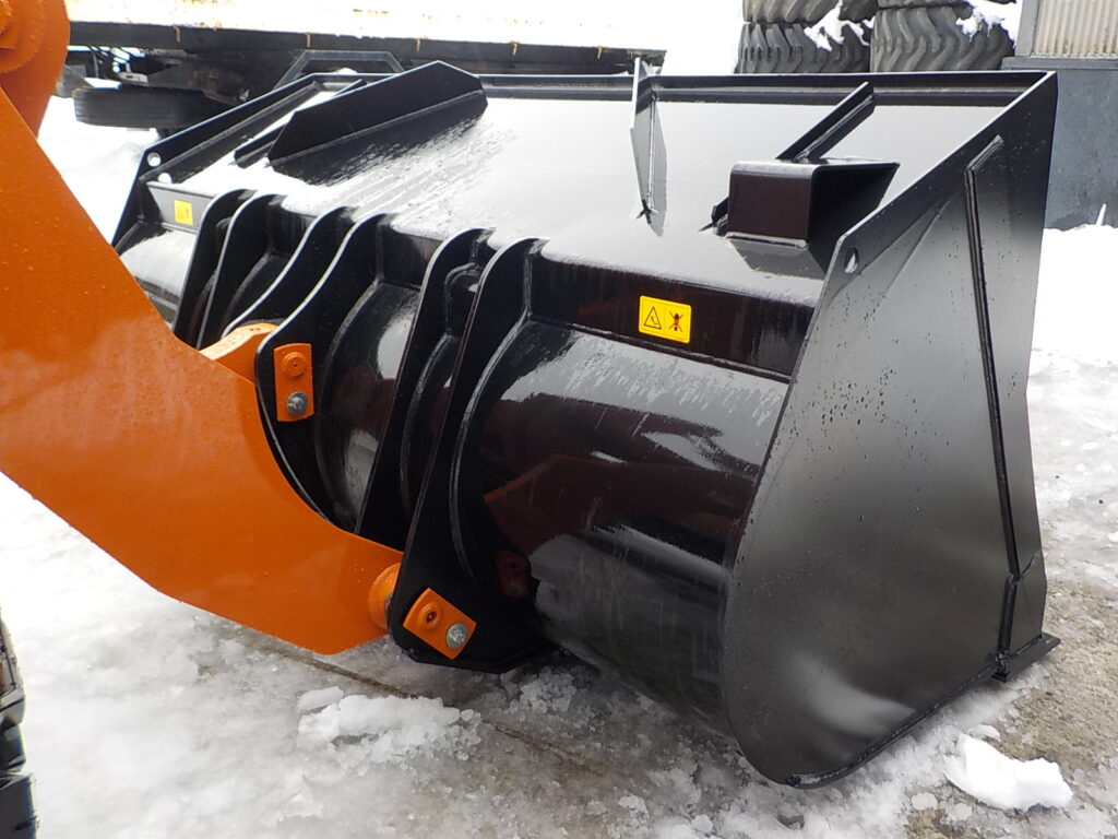 令和7年　日立　ホイールローダー　ZW80S-5B　★0.9立米★スノースパイク★車検令和9年11月