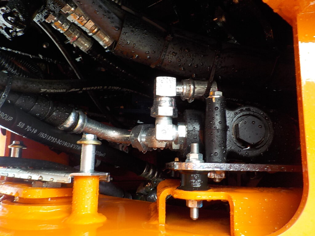 令和7年　日立　ホイールローダー　ZW80S-5B　★0.9立米★スノースパイク★車検令和9年11月