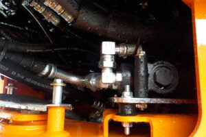 サムネイル: 令和7年　日立　ホイールローダー　ZW80S-5B　★0.9立米★スノースパイク★車検令和9年11月