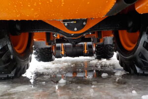 サムネイル: 令和7年　日立　ホイールローダー　ZW80S-5B　★0.9立米★スノースパイク★車検令和9年11月