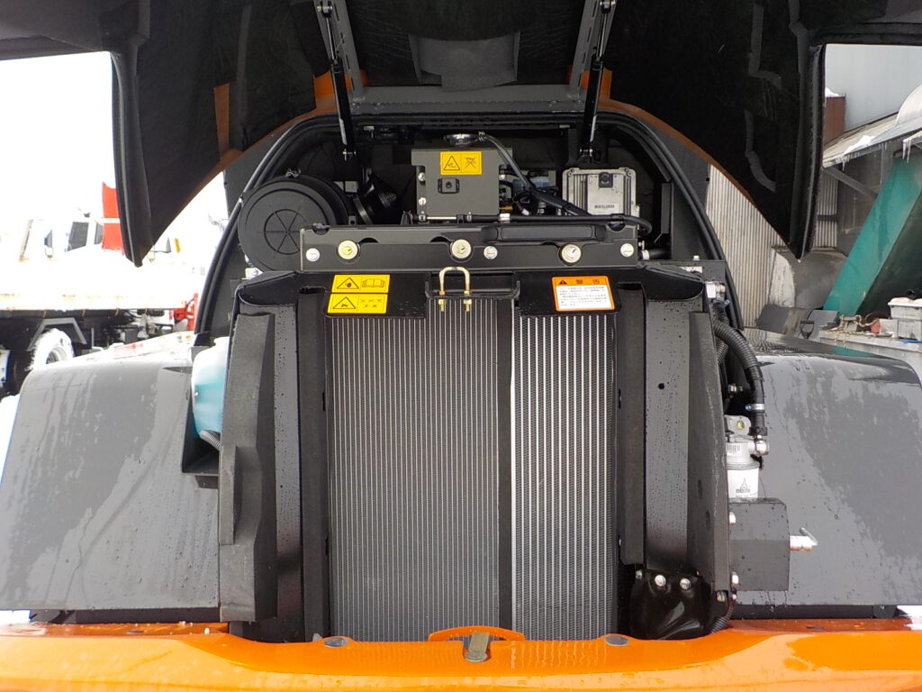 令和7年　日立　ホイールローダー　ZW80S-5B　★0.9立米★スノースパイク★車検令和9年11月