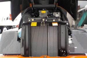 サムネイル: 令和7年　日立　ホイールローダー　ZW80S-5B　★0.9立米★スノースパイク★車検令和9年11月