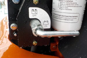 サムネイル: 令和7年　日立　ホイールローダー　ZW80S-5B　★0.9立米★スノースパイク★車検令和9年11月