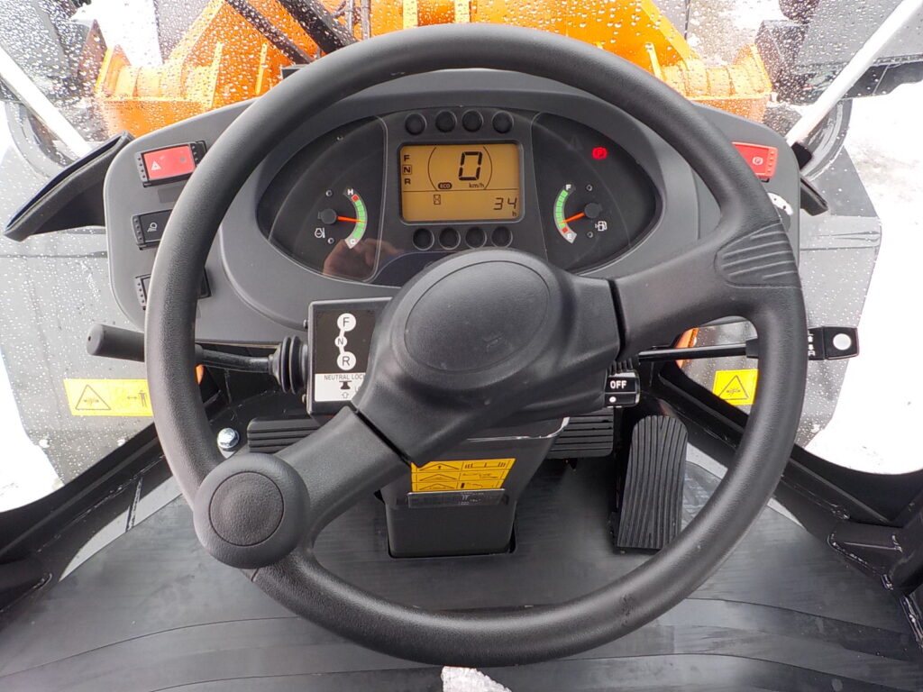 令和7年　日立　ホイールローダー　ZW80S-5B　★0.9立米★スノースパイク★車検令和9年11月