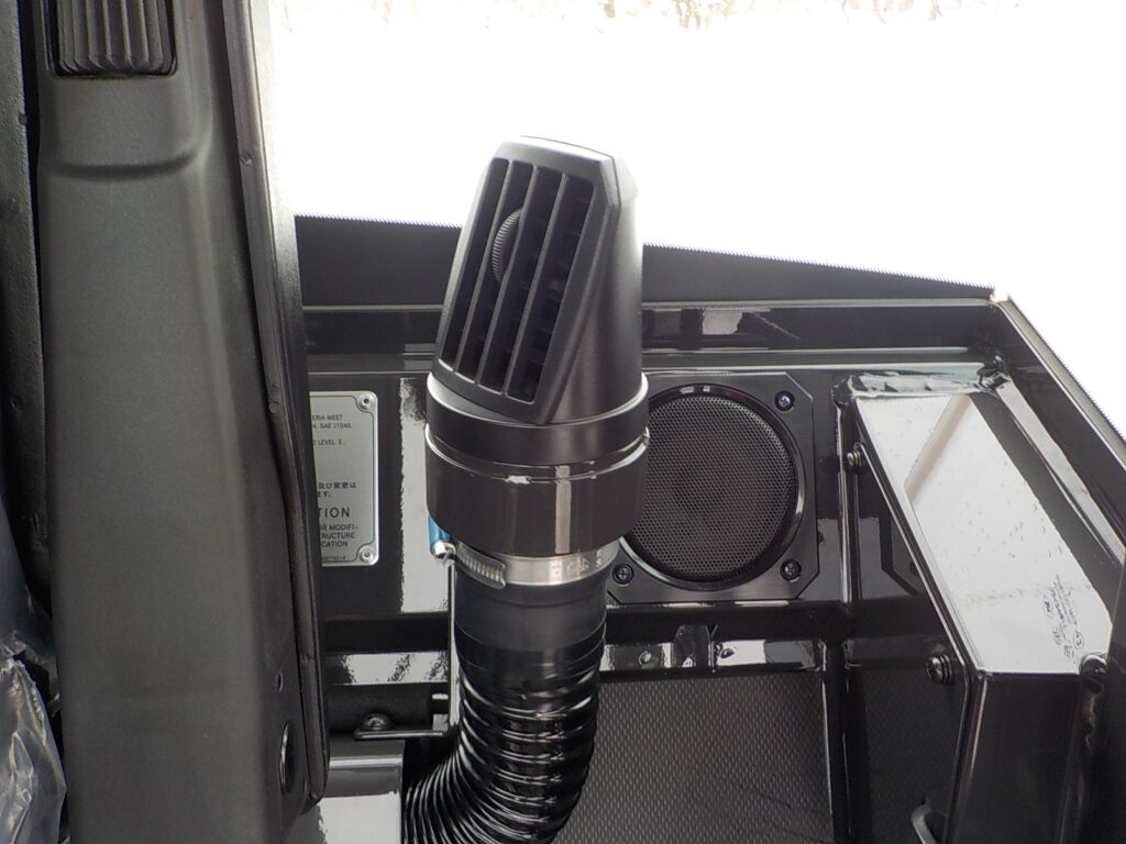 令和7年　日立　ホイールローダー　ZW80S-5B　★0.9立米★スノースパイク★車検令和9年11月