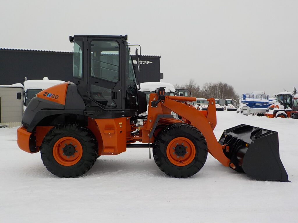 令和7年　日立　ホイールローダー　ZW80S-5B　★0.9立米★スノースパイク★車検令和9年11月