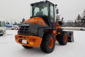 サムネイル: 令和7年　日立　ホイールローダー　ZW80S-5B　★0.9立米★スノースパイク★車検令和9年11月