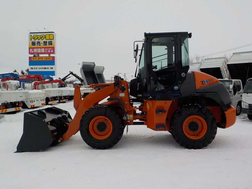 令和7年　日立　ホイールローダー　ZW80S-5B　★0.9立米★スノースパイク★車検令和9年11月