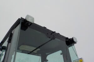 サムネイル: 令和7年　日立　ホイールローダー　ZW80S-5B　★0.9立米★スノースパイク★車検令和9年11月