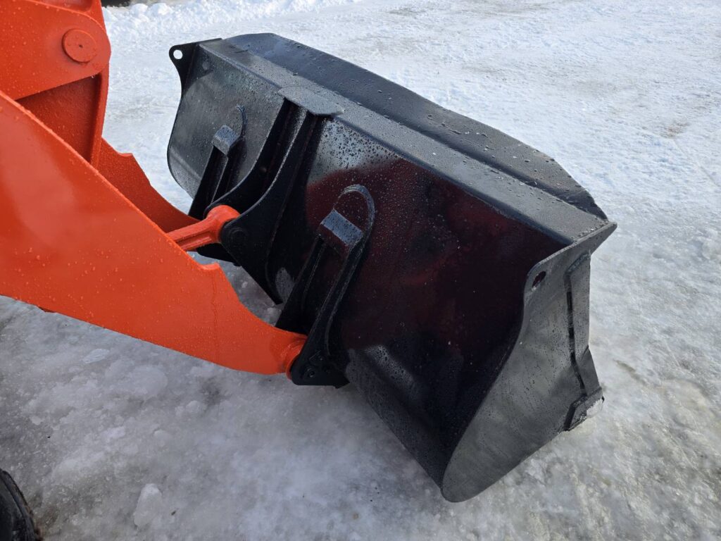 平成16年　クボタ　R420D　0.4立米　チェーン付・全塗装済！