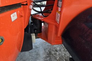 サムネイル: 平成16年　クボタ　R420D　0.4立米　チェーン付・全塗装済！