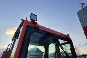 サムネイル: 平成16年　クボタ　R420D　0.4立米　チェーン付・全塗装済！