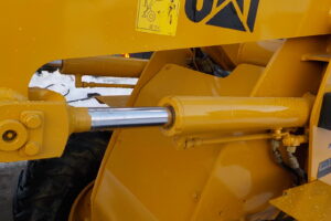 サムネイル: 平成17年　CAT　ホイールローダー　901B　★0.4立米★バケット幅157㎝★使用時間約1970HR★